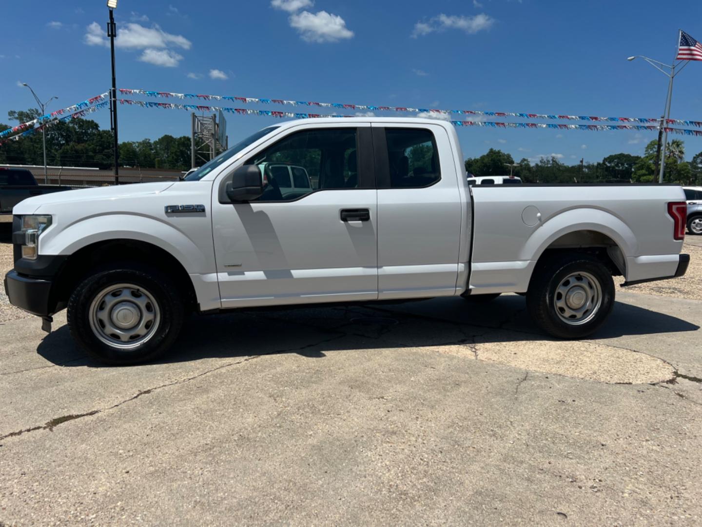 2016 White /Grey Ford F-150 XL (1FTEX1CP7GK) with an 2.7 V6 EcoBoost engine, Automatic transmission, located at 4520 Airline Hwy, Baton Rouge, LA, 70805, (225) 357-1497, 30.509325, -91.145432 - 2016 Ford F150 SuperCab XL ***One Owner*** 2.7 V6 EcoBoost Gas, 182K Miles, Clean Truck, Power Windows, Locks & Mirrors, Cold A/C, Tow Pkg. FOR INFO PLEASE CONTACT JEFF AT 225 357-1497 CHECK OUT OUR A+ RATING WITH THE BETTER BUSINESS BUREAU WE HAVE BEEN A FAMILY OWNED AND OPERATED BUSINESS AT THE S - Photo#1